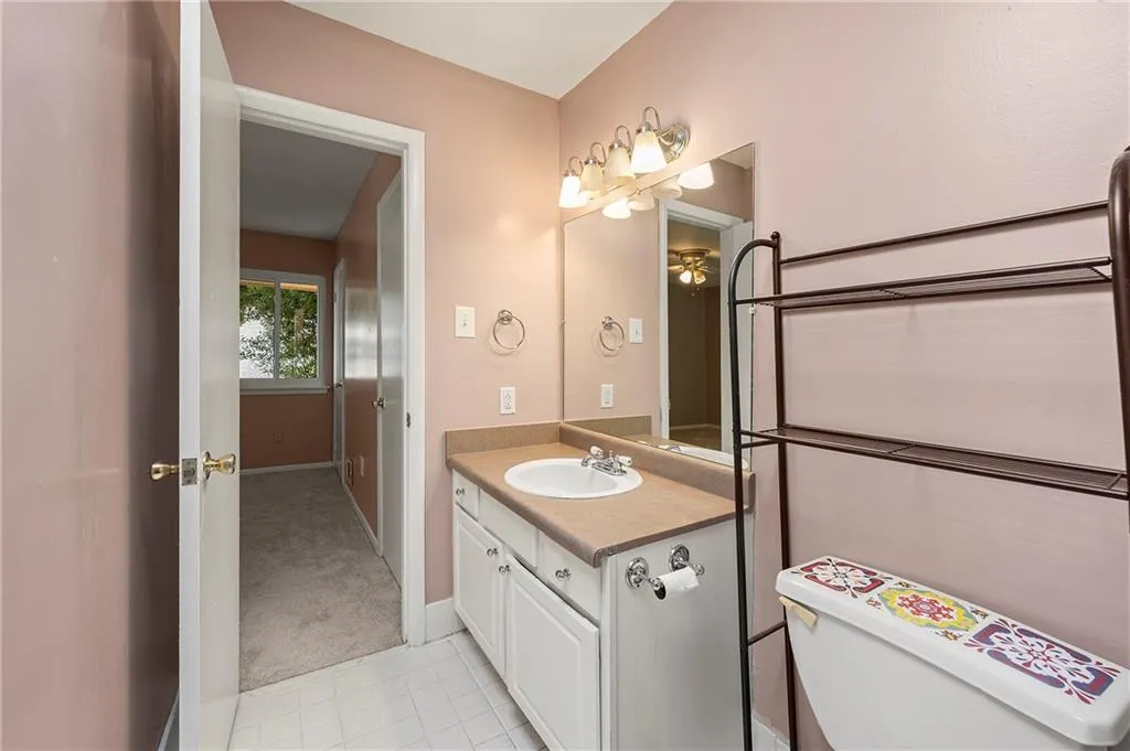 346 Carpenter Drive Unit 85, Atlanta, Georgia 30328, 2 Bedrooms Bedrooms, ,1 BathroomBathrooms,Residential,For Sale,346 Carpenter Drive Unit 85,7624295