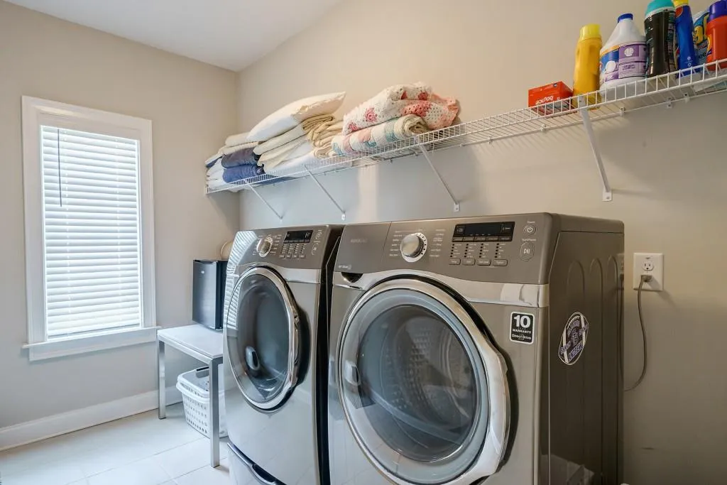 6596 Aria Village Drive, Sandy Springs, Georgia 30328, 3 Bedrooms Bedrooms, ,3 BathroomsBathrooms,Residential,Sold,6596 Aria Village Drive,7242266