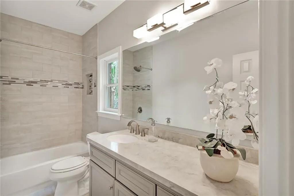 790 Lake Summit Drive, Atlanta, Georgia 30342, 5 Bedrooms Bedrooms, ,4 BathroomsBathrooms,Residential,Sold,790 Lake Summit Drive,6789864
