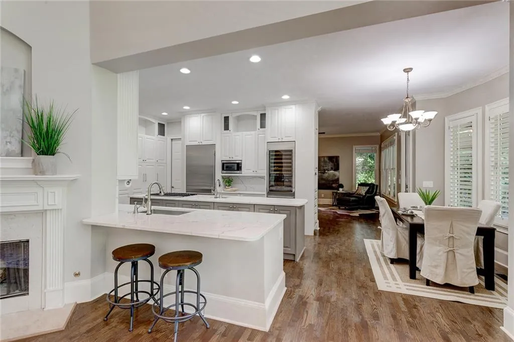790 Lake Summit Drive, Atlanta, Georgia 30342, 5 Bedrooms Bedrooms, ,4 BathroomsBathrooms,Residential,Sold,790 Lake Summit Drive,6789864