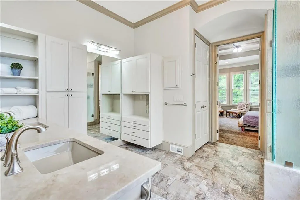 790 Lake Summit Drive, Atlanta, Georgia 30342, 5 Bedrooms Bedrooms, ,4 BathroomsBathrooms,Residential,Sold,790 Lake Summit Drive,6789864