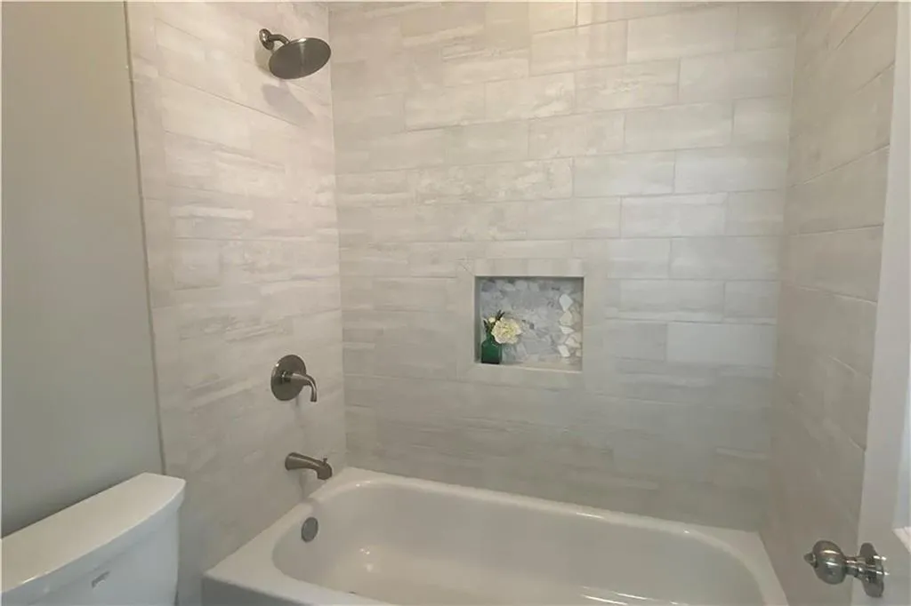 790 Lake Summit Drive, Atlanta, Georgia 30342, 5 Bedrooms Bedrooms, ,4 BathroomsBathrooms,Residential,Sold,790 Lake Summit Drive,6789864