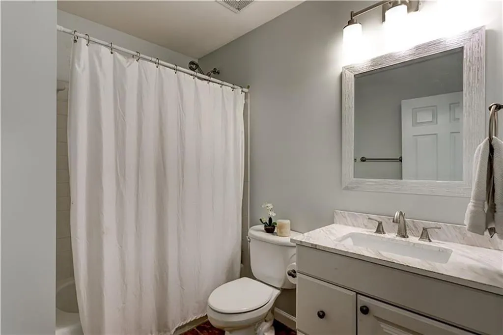 790 Lake Summit Drive, Atlanta, Georgia 30342, 5 Bedrooms Bedrooms, ,4 BathroomsBathrooms,Residential,Sold,790 Lake Summit Drive,6789864