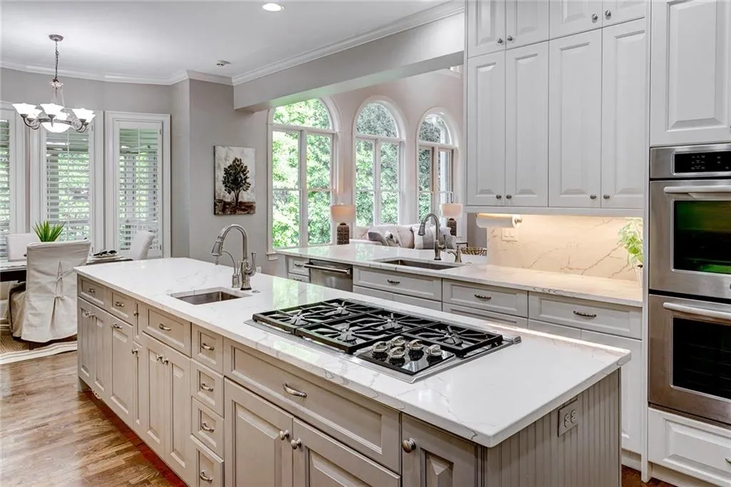 790 Lake Summit Drive, Atlanta, Georgia 30342, 5 Bedrooms Bedrooms, ,4 BathroomsBathrooms,Residential,Sold,790 Lake Summit Drive,6789864