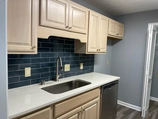 905 Gettysburg Place, Sandy Springs, Georgia 30350, 2 Bedrooms Bedrooms, ,2 BathroomsBathrooms,Residential,Sold,905 Gettysburg Place,7136904