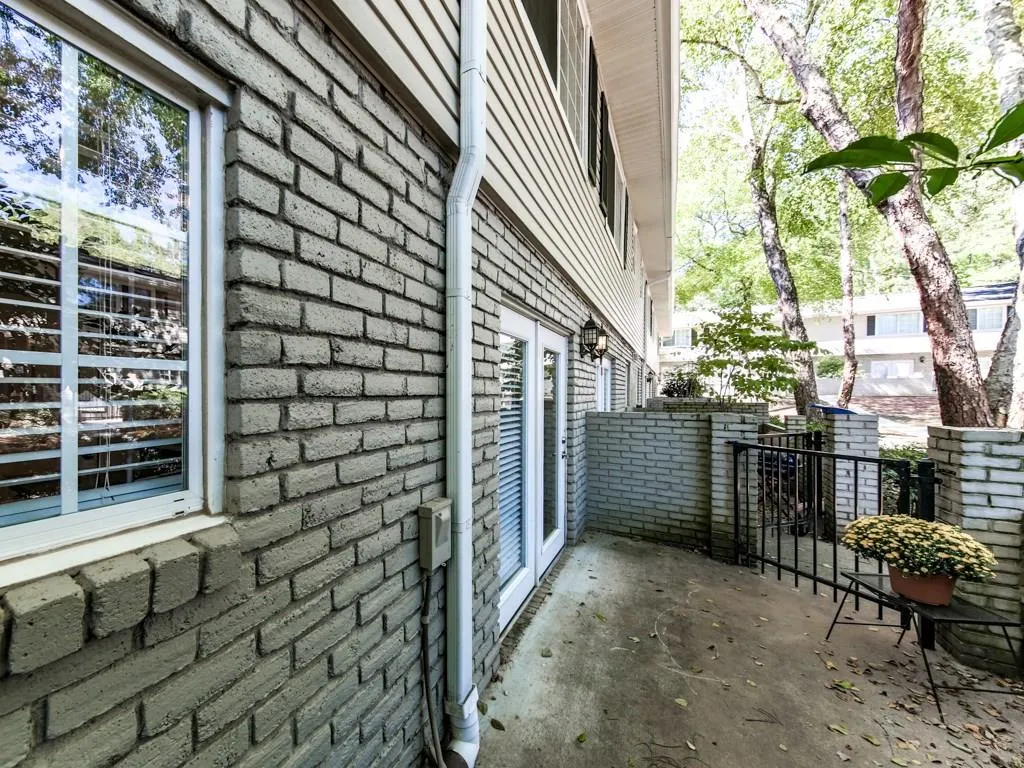 6940 Roswell Road Unit 12e, Sandy Springs, Georgia 30328, 2 Bedrooms Bedrooms, ,1 BathroomBathrooms,Residential,Sold,6940 Roswell Road Unit 12e,5759335