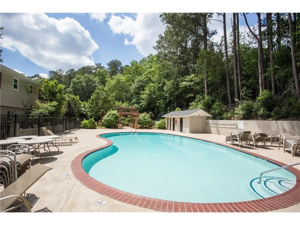 6940 Roswell Road Unit 12e, Sandy Springs, Georgia 30328, 2 Bedrooms Bedrooms, ,1 BathroomBathrooms,Residential,Sold,6940 Roswell Road Unit 12e,5759335