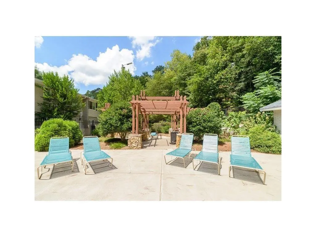 6940 Roswell Road Unit 12e, Sandy Springs, Georgia 30328, 2 Bedrooms Bedrooms, ,1 BathroomBathrooms,Residential,Sold,6940 Roswell Road Unit 12e,5759335