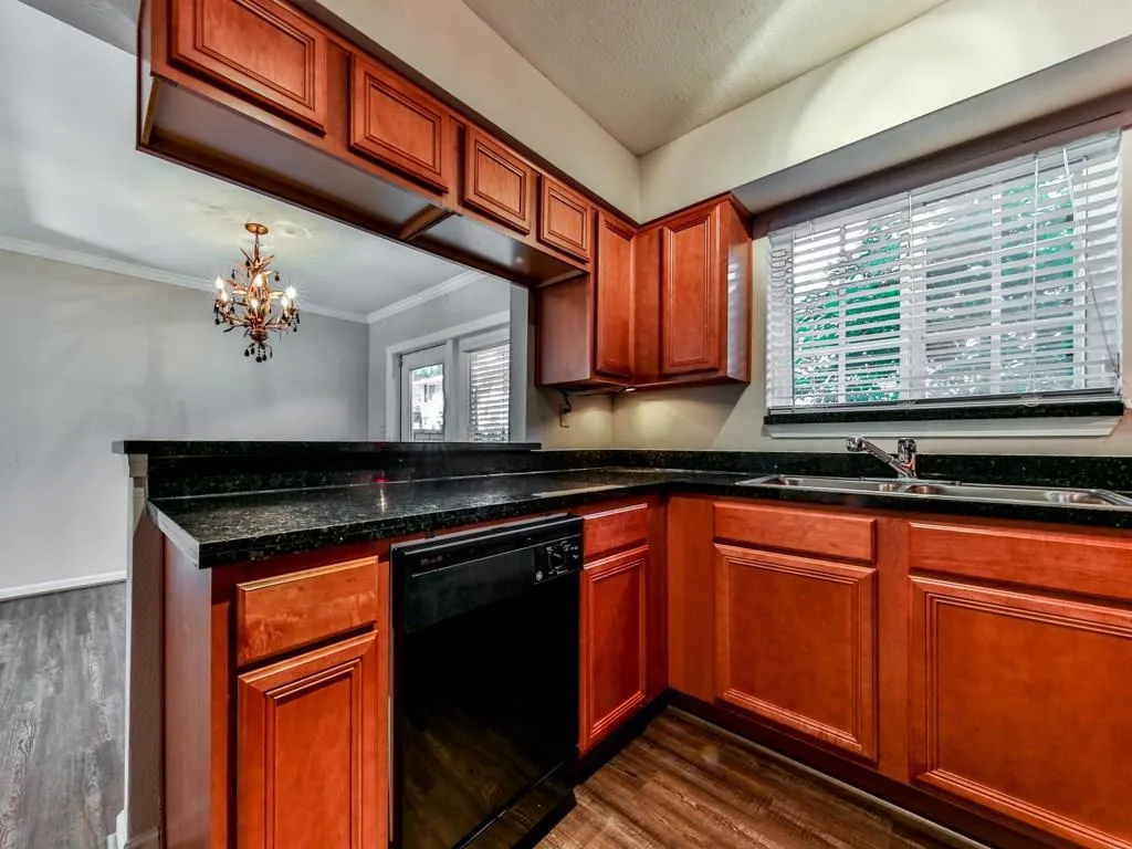 6940 Roswell Road Unit 12e, Sandy Springs, Georgia 30328, 2 Bedrooms Bedrooms, ,1 BathroomBathrooms,Residential,Sold,6940 Roswell Road Unit 12e,5759335