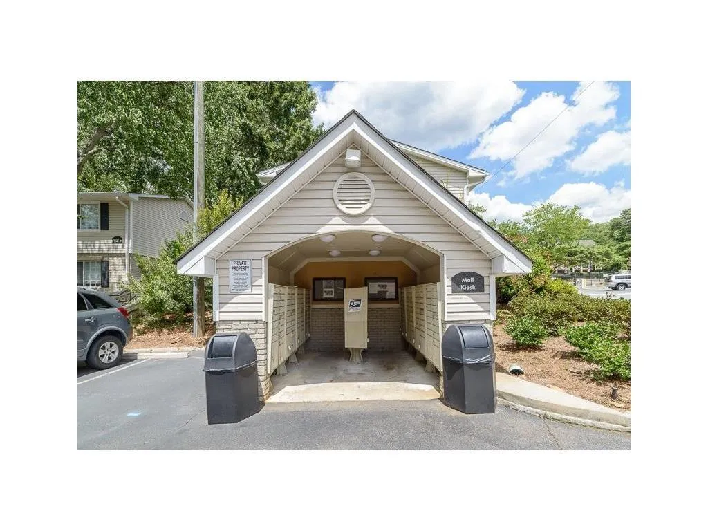 6940 Roswell Road Unit 12e, Sandy Springs, Georgia 30328, 2 Bedrooms Bedrooms, ,1 BathroomBathrooms,Residential,Sold,6940 Roswell Road Unit 12e,5759335