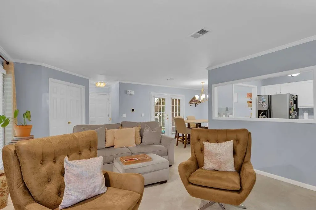 810 Abingdon Way, Sandy Springs, Georgia 30328, 1 Bedroom Bedrooms, ,1 BathroomBathrooms,Residential,Sold,810 Abingdon Way,7219313