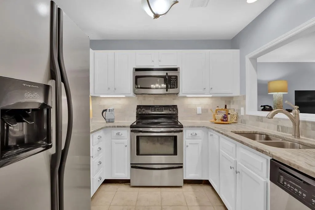 810 Abingdon Way, Sandy Springs, Georgia 30328, 1 Bedroom Bedrooms, ,1 BathroomBathrooms,Residential,Sold,810 Abingdon Way,7219313