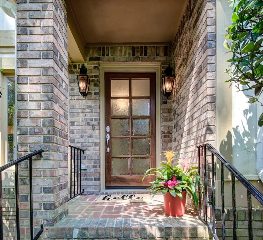 220 Brandon Place, Sandy Springs, Georgia 30328, 6 Bedrooms Bedrooms, ,3 BathroomsBathrooms,Residential,Sold,220 Brandon Place,6758412