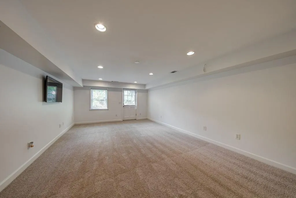 220 Brandon Place, Sandy Springs, Georgia 30328, 6 Bedrooms Bedrooms, ,3 BathroomsBathrooms,Residential,Sold,220 Brandon Place,6758412