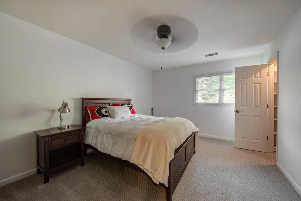 220 Brandon Place, Sandy Springs, Georgia 30328, 6 Bedrooms Bedrooms, ,3 BathroomsBathrooms,Residential,Sold,220 Brandon Place,6758412