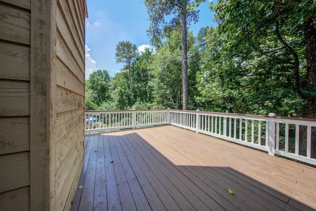 220 Brandon Place, Sandy Springs, Georgia 30328, 6 Bedrooms Bedrooms, ,3 BathroomsBathrooms,Residential,Sold,220 Brandon Place,6758412