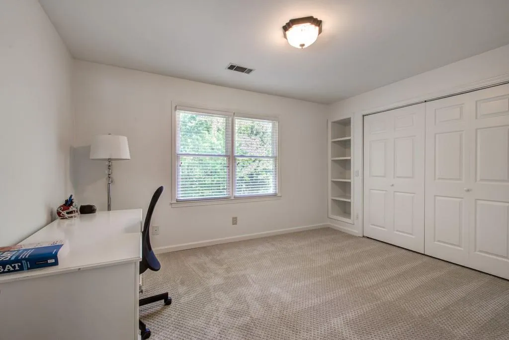 220 Brandon Place, Sandy Springs, Georgia 30328, 6 Bedrooms Bedrooms, ,3 BathroomsBathrooms,Residential,Sold,220 Brandon Place,6758412