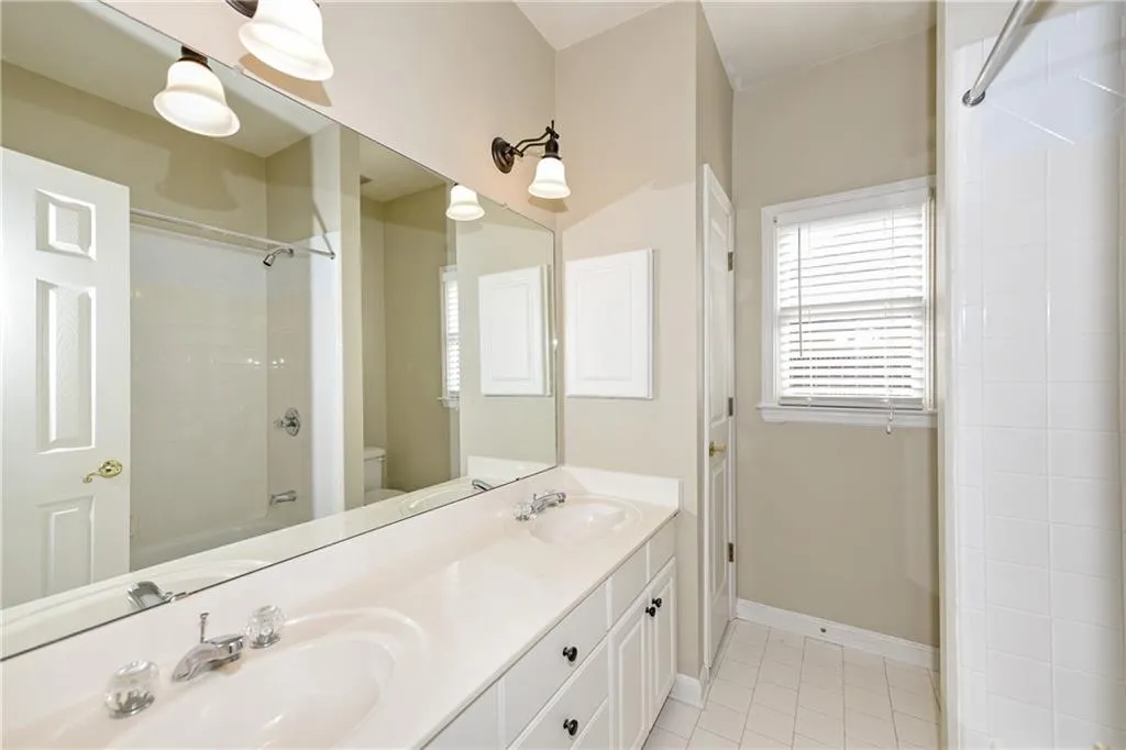 4575 Windsor Gate Court, Sandy Springs, Georgia 30342, 5 Bedrooms Bedrooms, ,3 BathroomsBathrooms,Residential,Sold,4575 Windsor Gate Court,6731182