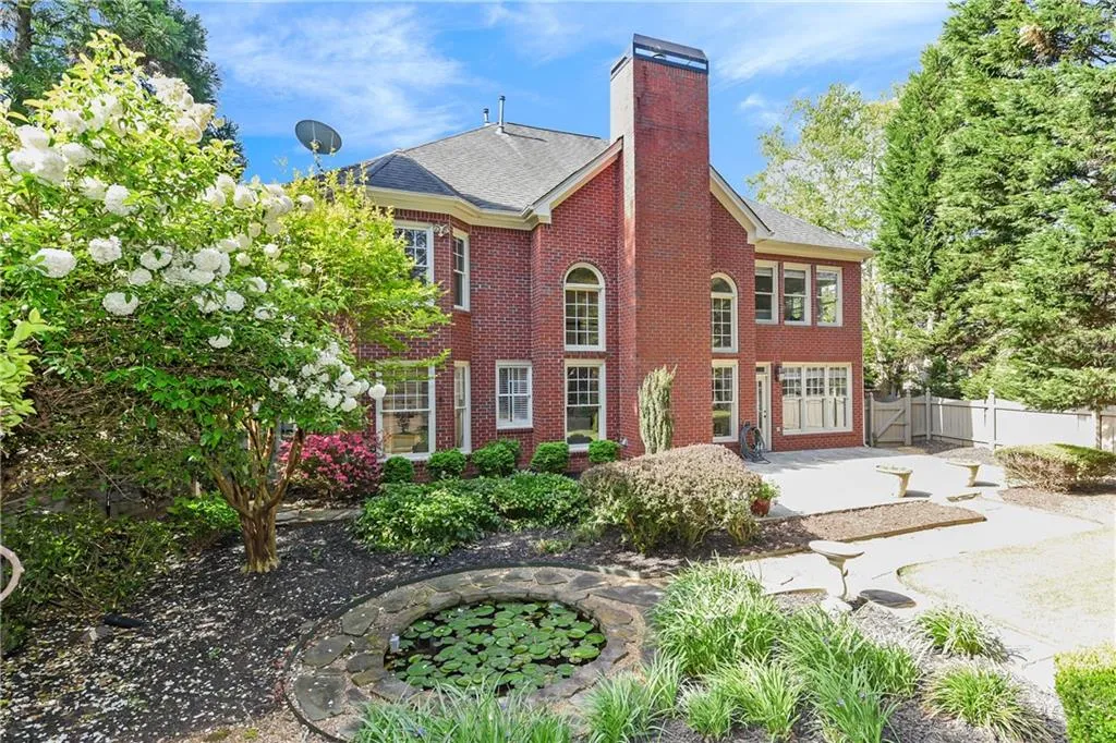 4575 Windsor Gate Court, Sandy Springs, Georgia 30342, 5 Bedrooms Bedrooms, ,3 BathroomsBathrooms,Residential,Sold,4575 Windsor Gate Court,6731182