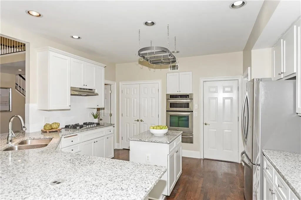 4575 Windsor Gate Court, Sandy Springs, Georgia 30342, 5 Bedrooms Bedrooms, ,3 BathroomsBathrooms,Residential,Sold,4575 Windsor Gate Court,6731182