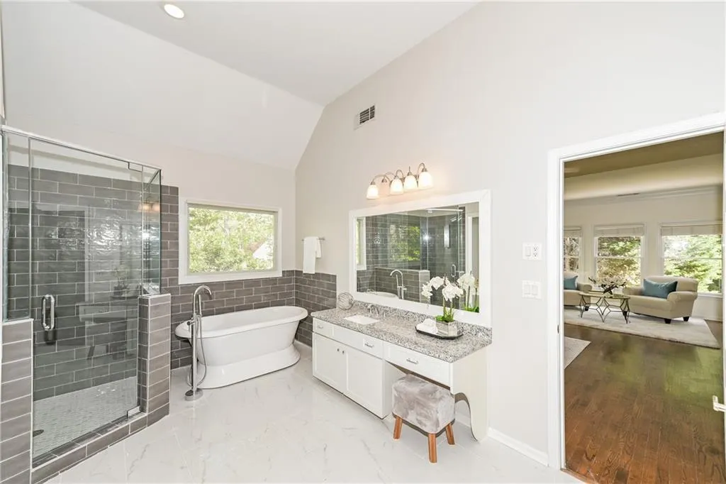 4575 Windsor Gate Court, Sandy Springs, Georgia 30342, 5 Bedrooms Bedrooms, ,3 BathroomsBathrooms,Residential,Sold,4575 Windsor Gate Court,6731182