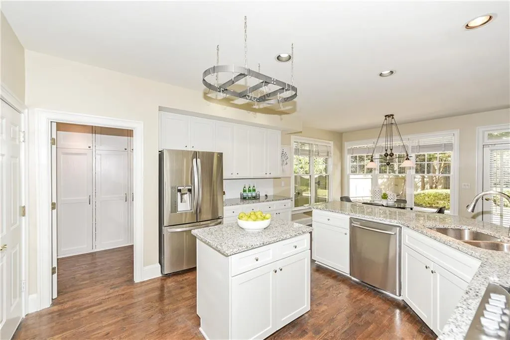 4575 Windsor Gate Court, Sandy Springs, Georgia 30342, 5 Bedrooms Bedrooms, ,3 BathroomsBathrooms,Residential,Sold,4575 Windsor Gate Court,6731182