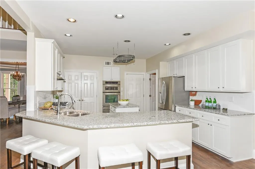 4575 Windsor Gate Court, Sandy Springs, Georgia 30342, 5 Bedrooms Bedrooms, ,3 BathroomsBathrooms,Residential,Sold,4575 Windsor Gate Court,6731182