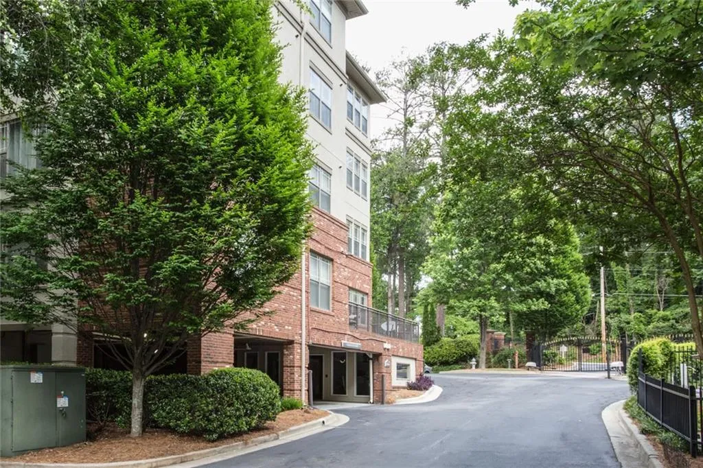 5559 Glenridge Drive Unit 2406, Atlanta, Georgia 30342, 1 Bedroom Bedrooms, ,1 BathroomBathrooms,Residential,Sold,5559 Glenridge Drive Unit 2406,5760156