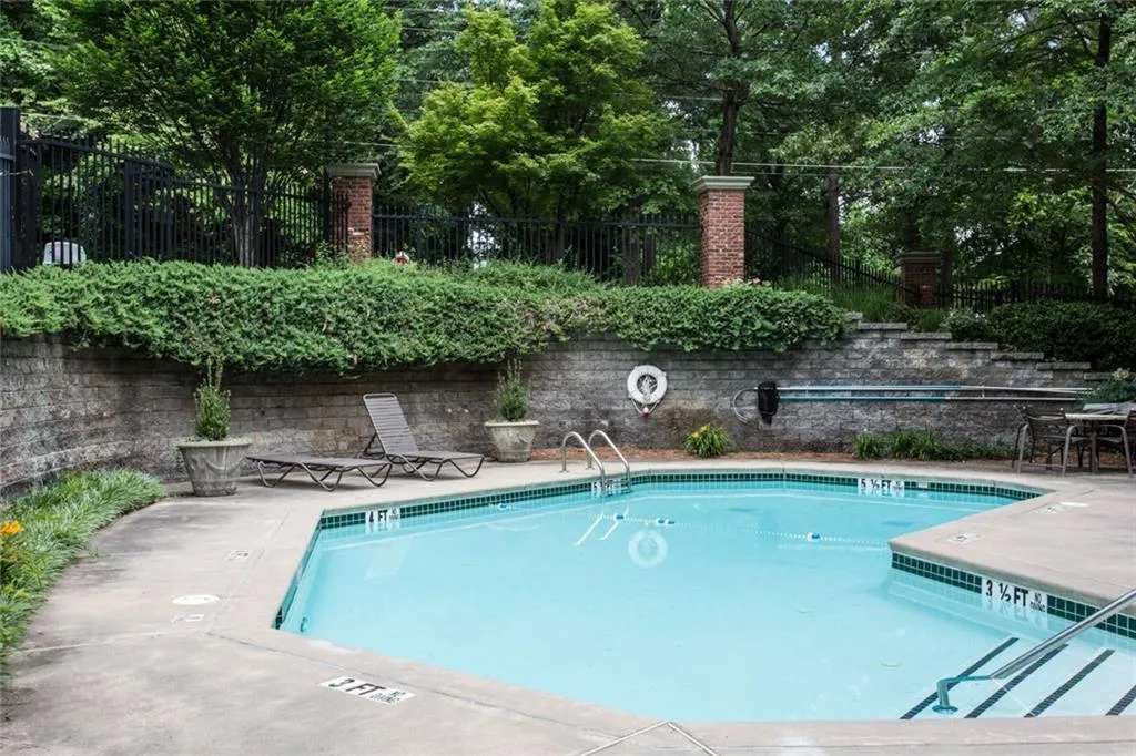 5559 Glenridge Drive Unit 2406, Atlanta, Georgia 30342, 1 Bedroom Bedrooms, ,1 BathroomBathrooms,Residential,Sold,5559 Glenridge Drive Unit 2406,5760156