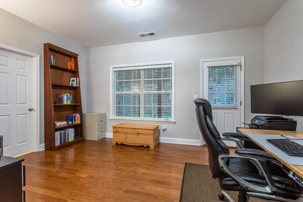 630 Pember Point, Sandy Springs, Georgia 30350, 3 Bedrooms Bedrooms, ,3 BathroomsBathrooms,Residential,Sold,630 Pember Point,6938051