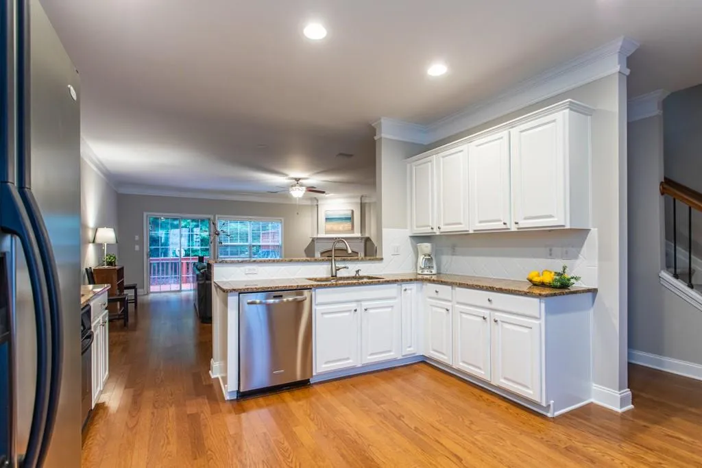630 Pember Point, Sandy Springs, Georgia 30350, 3 Bedrooms Bedrooms, ,3 BathroomsBathrooms,Residential,Sold,630 Pember Point,6938051