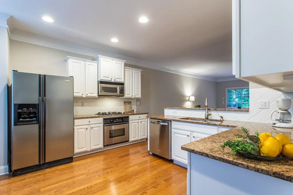 630 Pember Point, Sandy Springs, Georgia 30350, 3 Bedrooms Bedrooms, ,3 BathroomsBathrooms,Residential,Sold,630 Pember Point,6938051