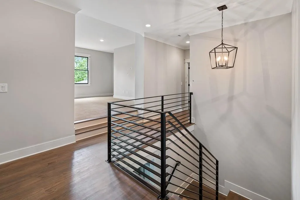 206 Underwood Drive, Sandy Springs, Georgia 30328, 5 Bedrooms Bedrooms, ,4 BathroomsBathrooms,Residential,Sold,206 Underwood Drive,6603797