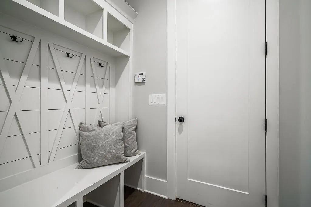 206 Underwood Drive, Sandy Springs, Georgia 30328, 5 Bedrooms Bedrooms, ,4 BathroomsBathrooms,Residential,Sold,206 Underwood Drive,6603797