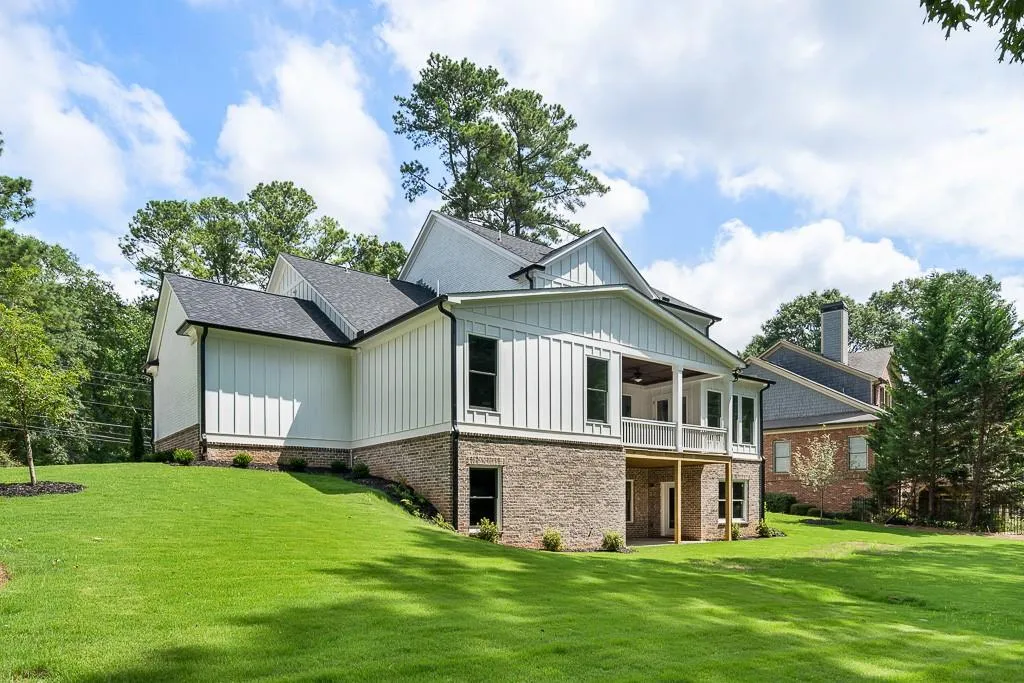 206 Underwood Drive, Sandy Springs, Georgia 30328, 5 Bedrooms Bedrooms, ,4 BathroomsBathrooms,Residential,Sold,206 Underwood Drive,6603797