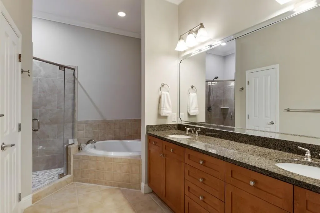 1066 Glenridge Place, Atlanta, Georgia 30342, 3 Bedrooms Bedrooms, ,2 BathroomsBathrooms,Residential,Sold,1066 Glenridge Place,6957160