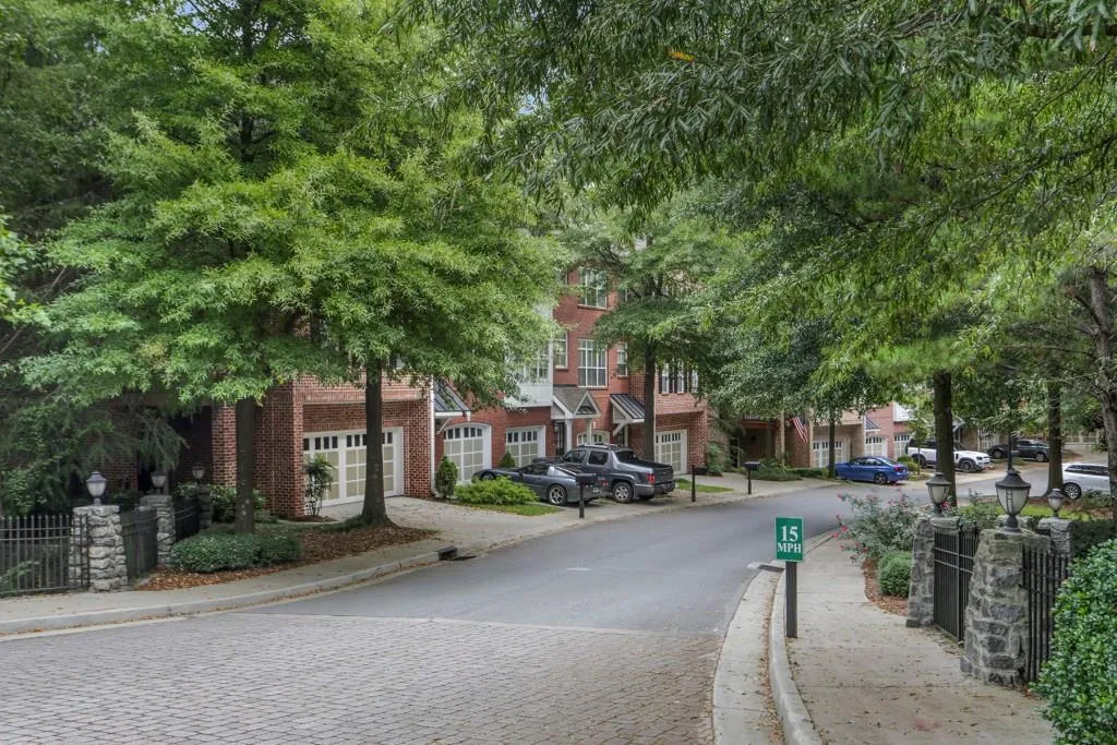 1066 Glenridge Place, Atlanta, Georgia 30342, 3 Bedrooms Bedrooms, ,2 BathroomsBathrooms,Residential,Sold,1066 Glenridge Place,6957160