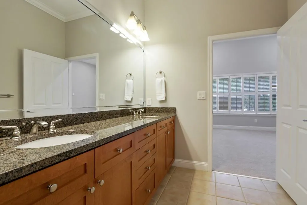 1066 Glenridge Place, Atlanta, Georgia 30342, 3 Bedrooms Bedrooms, ,2 BathroomsBathrooms,Residential,Sold,1066 Glenridge Place,6957160