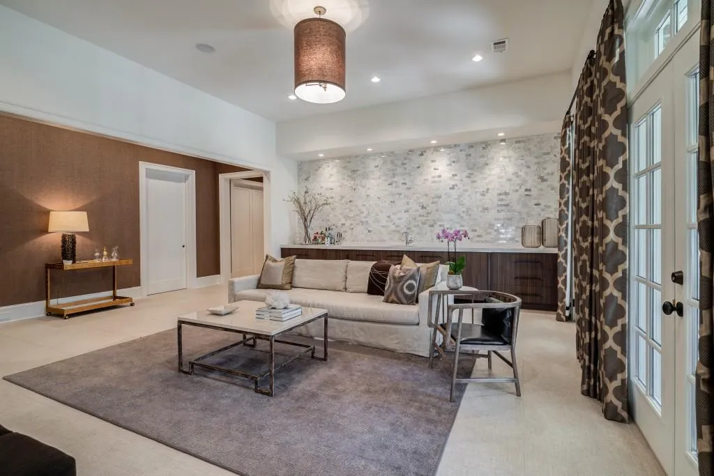 65 N Devereaux Court Nw, Atlanta, Georgia 30327, 5 Bedrooms Bedrooms, ,6 BathroomsBathrooms,Residential,Sold,65 N Devereaux Court Nw,6520206
