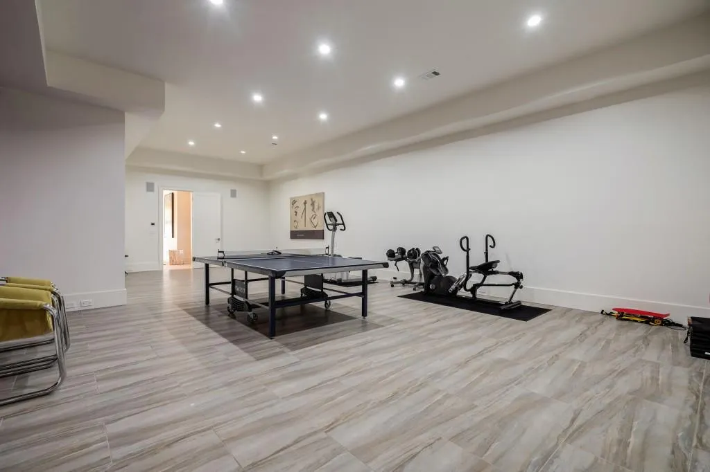 65 N Devereaux Court Nw, Atlanta, Georgia 30327, 5 Bedrooms Bedrooms, ,6 BathroomsBathrooms,Residential,Sold,65 N Devereaux Court Nw,6520206