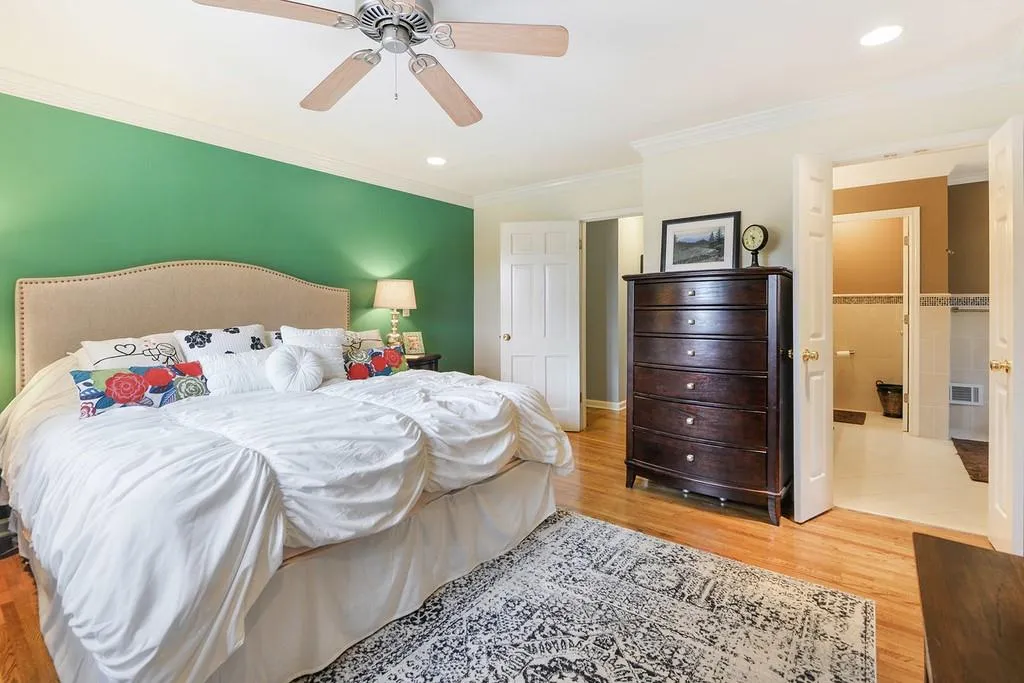 190 River Springs Drive, Sandy Springs, Georgia 30328, 3 Bedrooms Bedrooms, ,3 BathroomsBathrooms,Residential,Sold,190 River Springs Drive,6667099
