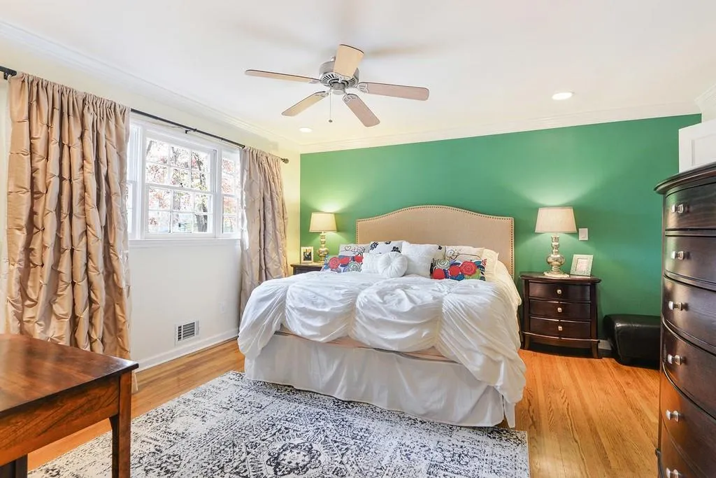 190 River Springs Drive, Sandy Springs, Georgia 30328, 3 Bedrooms Bedrooms, ,3 BathroomsBathrooms,Residential,Sold,190 River Springs Drive,6667099