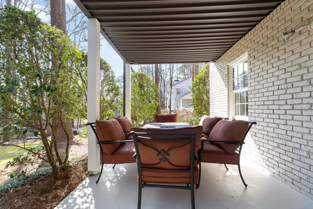 7105 Faunsworth Drive, Sandy Springs, Georgia 30328, 5 Bedrooms Bedrooms, ,3 BathroomsBathrooms,Residential,Sold,7105 Faunsworth Drive,6845752