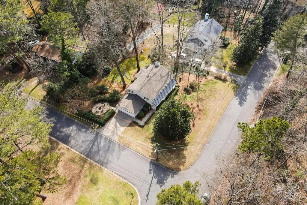 7105 Faunsworth Drive, Sandy Springs, Georgia 30328, 5 Bedrooms Bedrooms, ,3 BathroomsBathrooms,Residential,Sold,7105 Faunsworth Drive,6845752