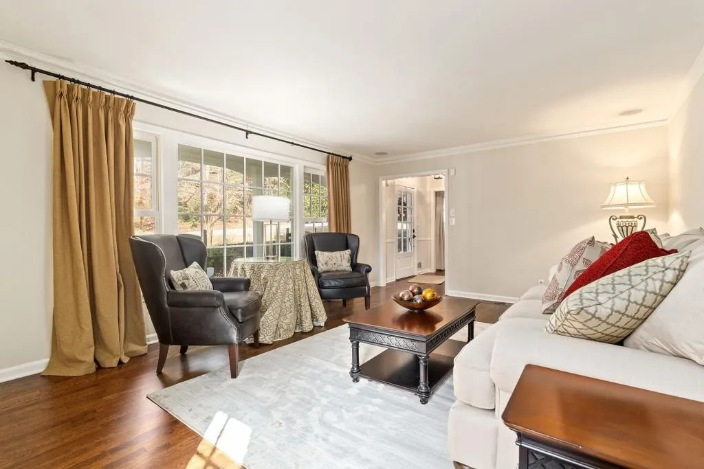 7105 Faunsworth Drive, Sandy Springs, Georgia 30328, 5 Bedrooms Bedrooms, ,3 BathroomsBathrooms,Residential,Sold,7105 Faunsworth Drive,6845752