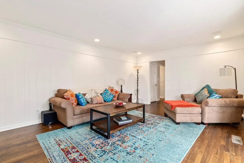 7105 Faunsworth Drive, Sandy Springs, Georgia 30328, 5 Bedrooms Bedrooms, ,3 BathroomsBathrooms,Residential,Sold,7105 Faunsworth Drive,6845752