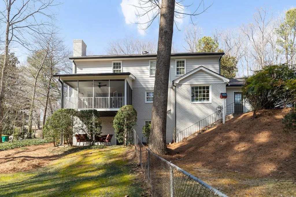 7105 Faunsworth Drive, Sandy Springs, Georgia 30328, 5 Bedrooms Bedrooms, ,3 BathroomsBathrooms,Residential,Sold,7105 Faunsworth Drive,6845752