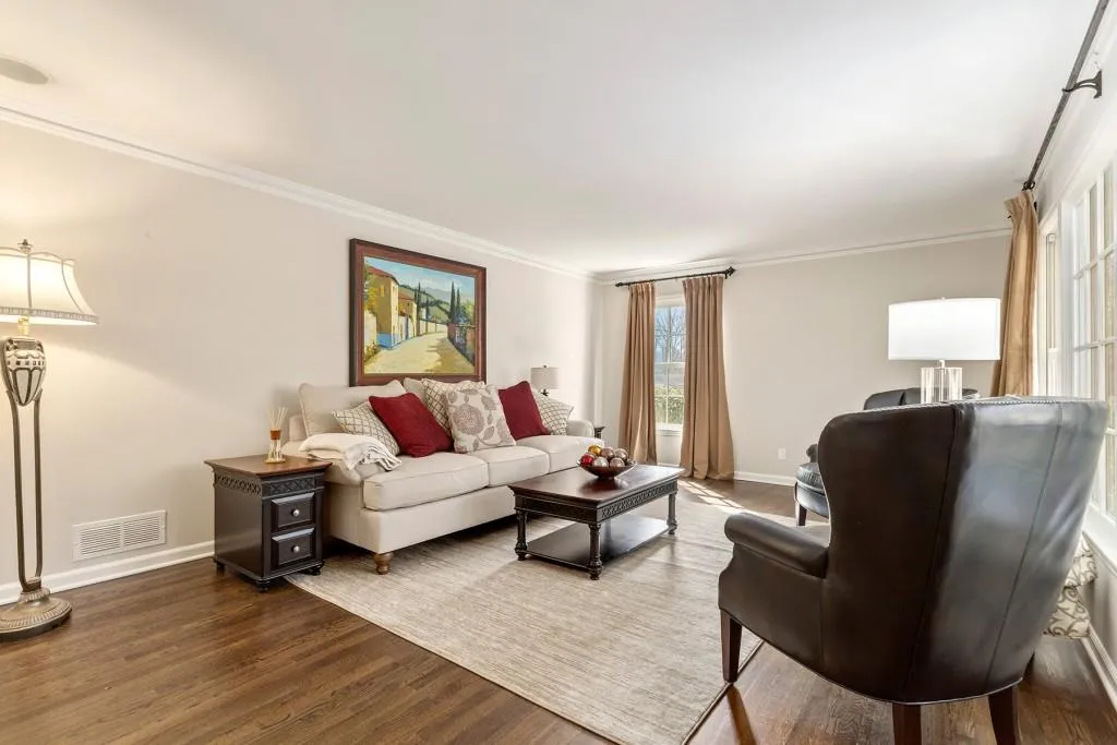 7105 Faunsworth Drive, Sandy Springs, Georgia 30328, 5 Bedrooms Bedrooms, ,3 BathroomsBathrooms,Residential,Sold,7105 Faunsworth Drive,6845752