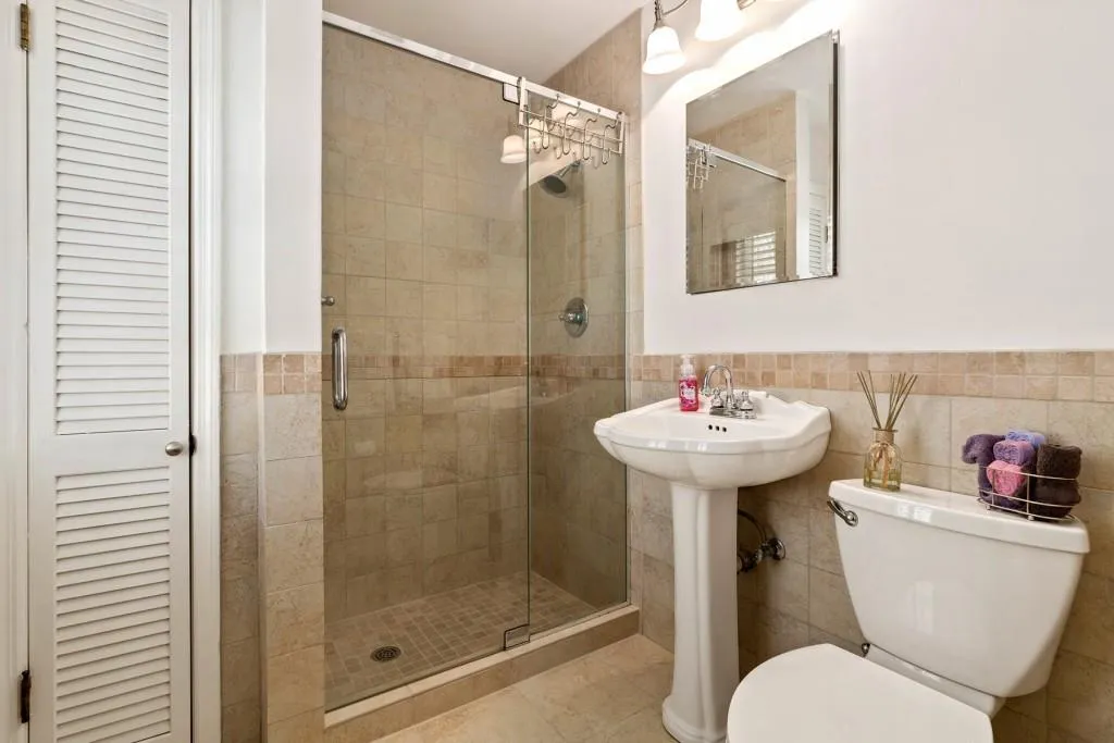 7105 Faunsworth Drive, Sandy Springs, Georgia 30328, 5 Bedrooms Bedrooms, ,3 BathroomsBathrooms,Residential,Sold,7105 Faunsworth Drive,6845752