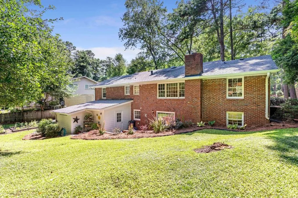 35 Whispering Way, Sandy Springs, Georgia 30328, 4 Bedrooms Bedrooms, ,3 BathroomsBathrooms,Residential,Sold,35 Whispering Way,6919712